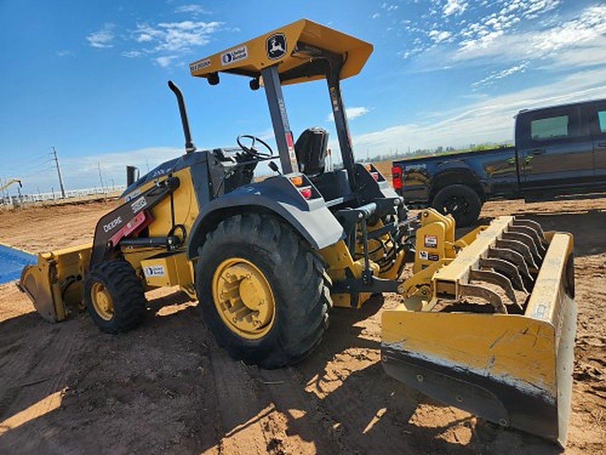 JOHN DEERE 210L EP photo 8