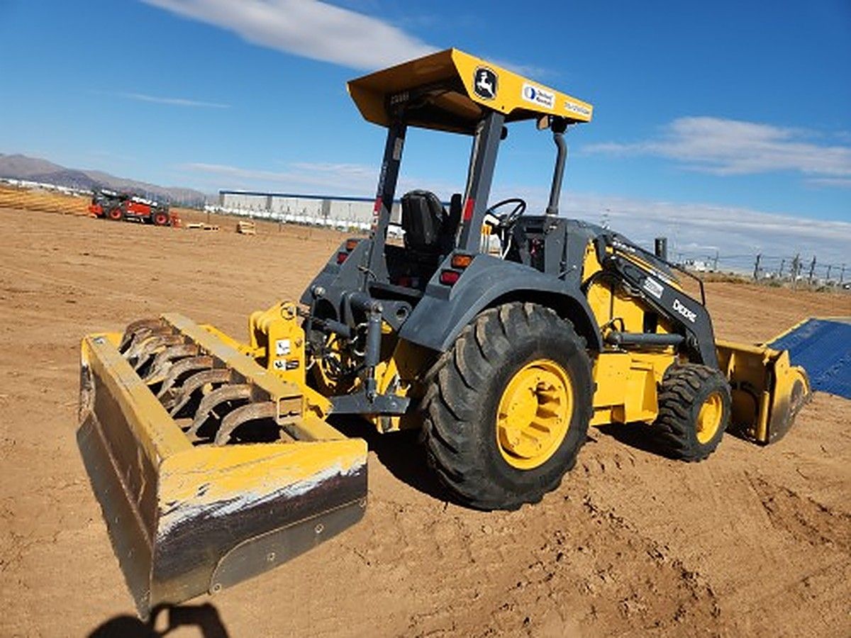 JOHN DEERE 210L EP photo 10