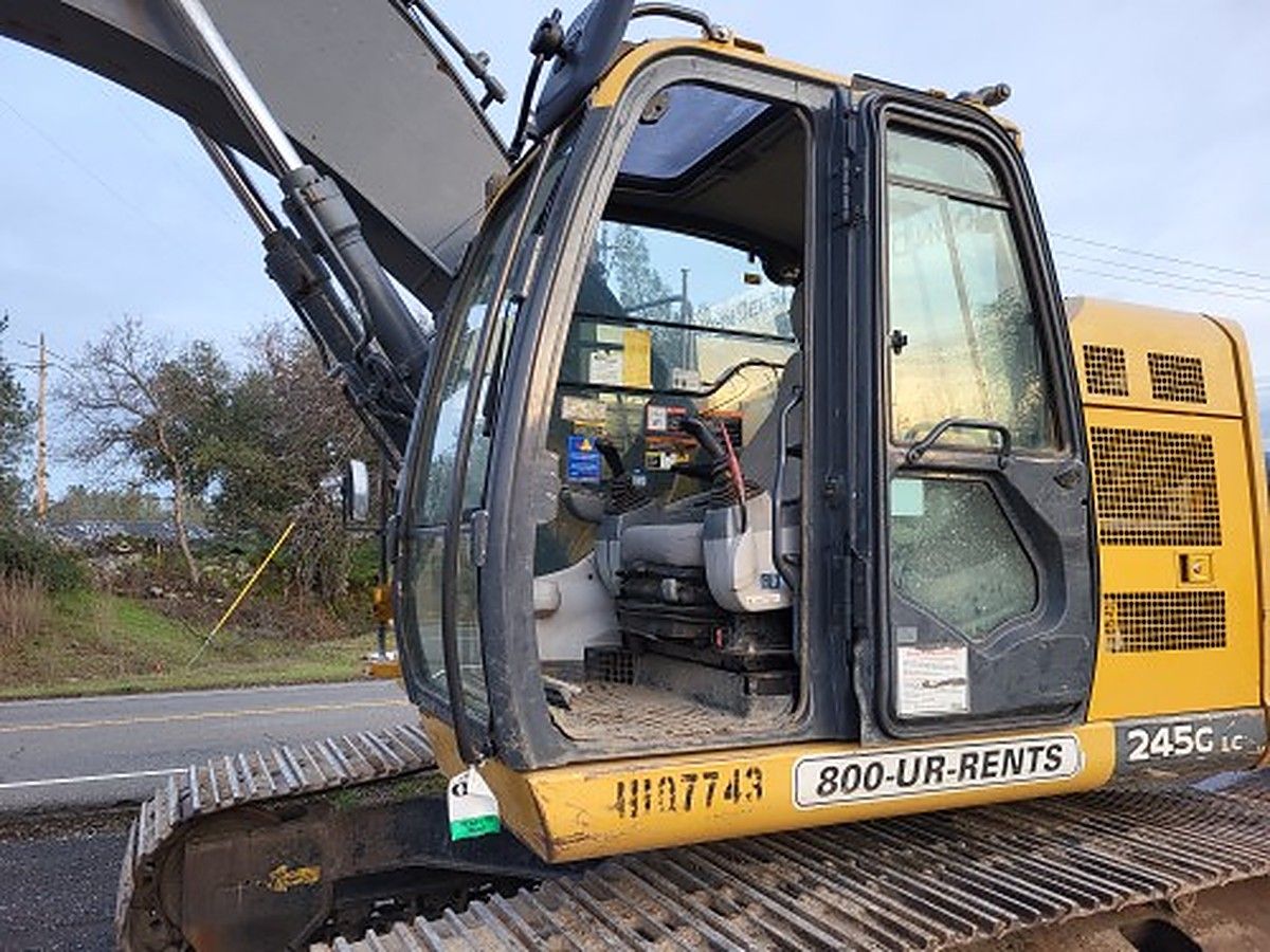 JOHN DEERE 245G LC photo 7