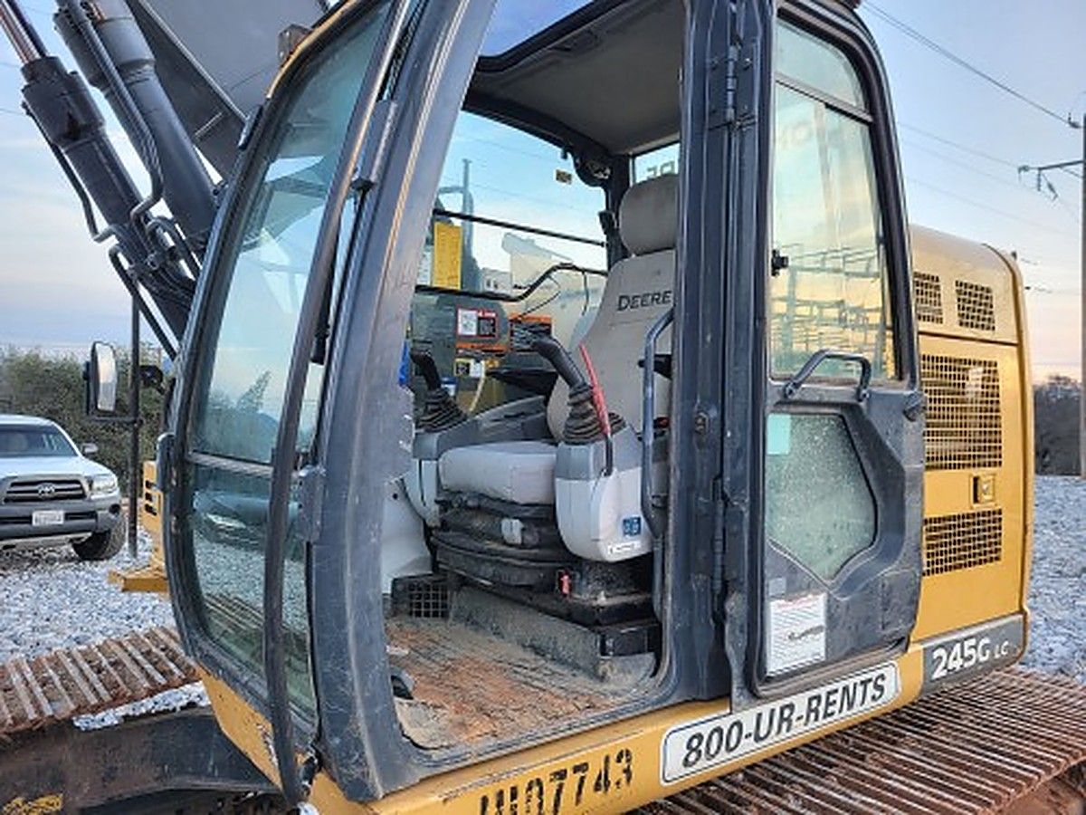 JOHN DEERE 245G LC photo 9