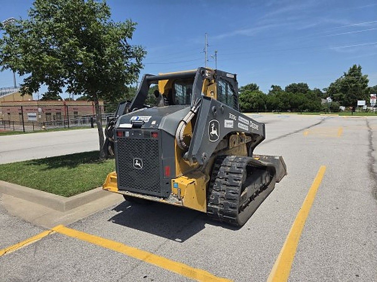 JOHN DEERE 333G photo 4