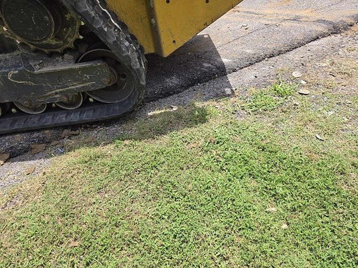 JOHN DEERE 333G photo 2