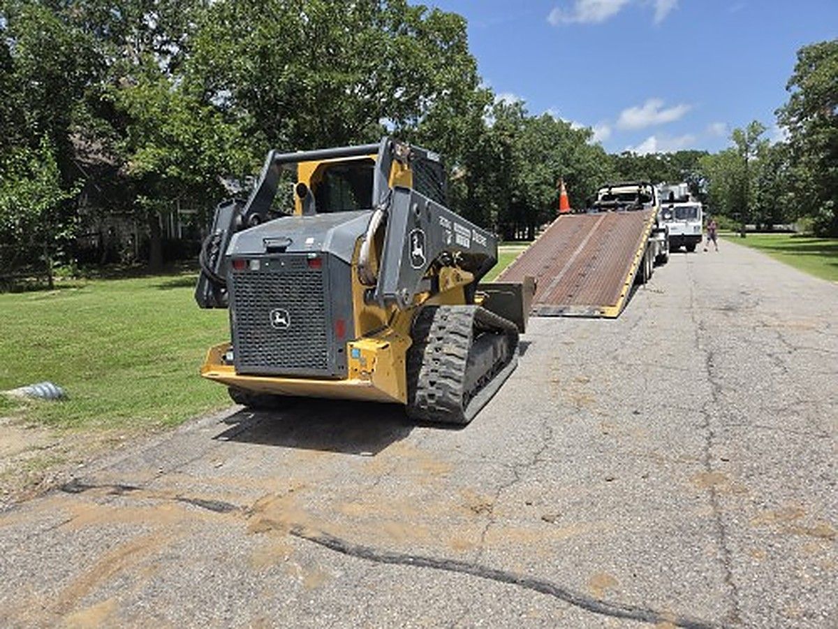 JOHN DEERE 333G photo 3