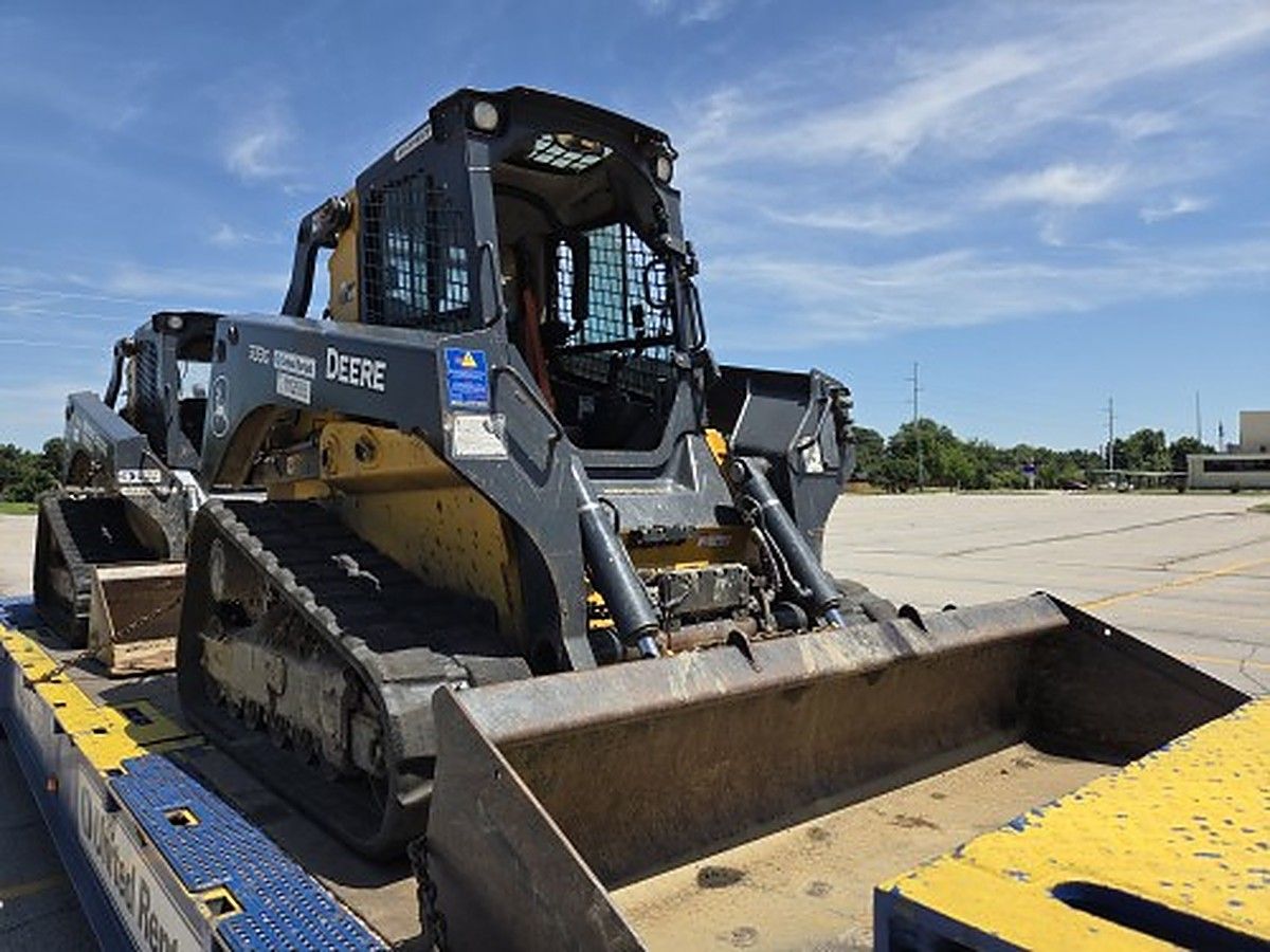 JOHN DEERE 333G photo 3
