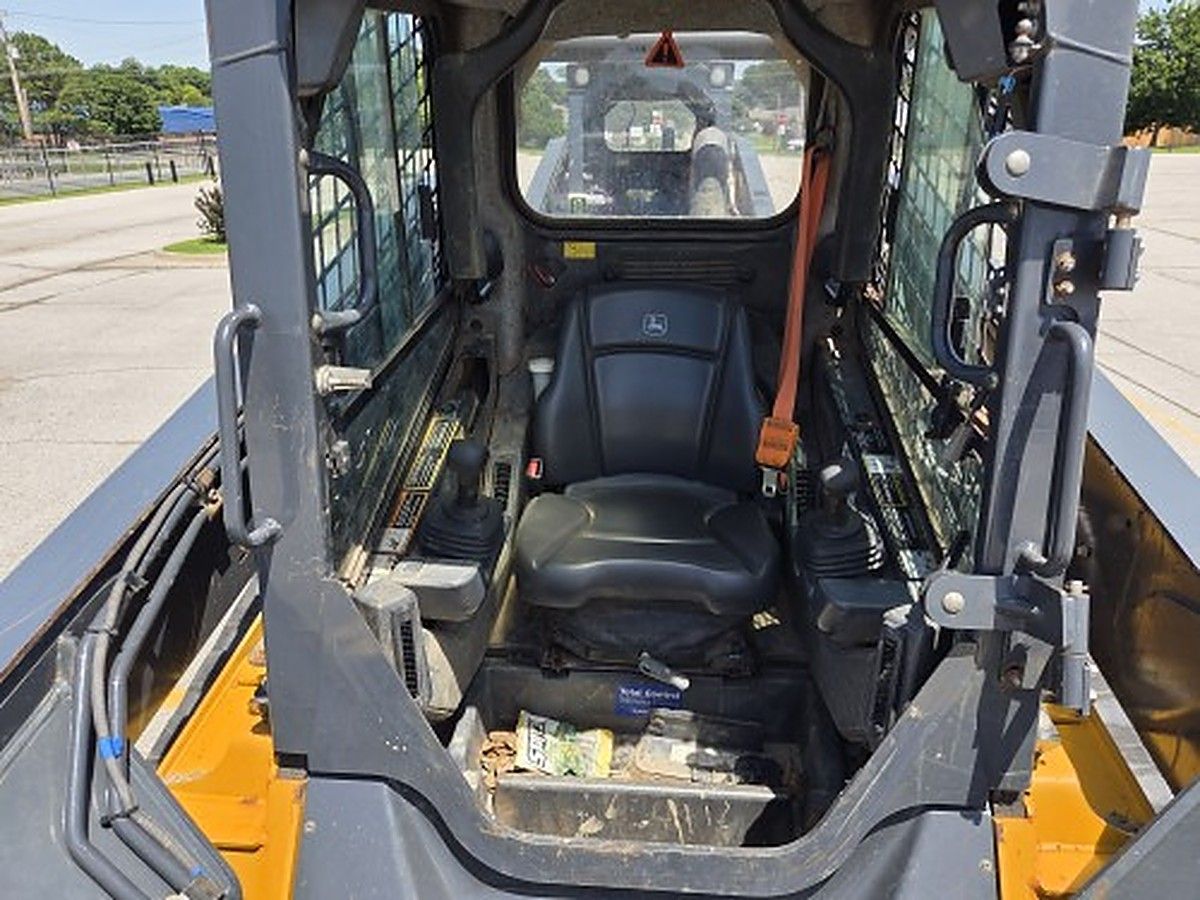 JOHN DEERE 333G photo 5