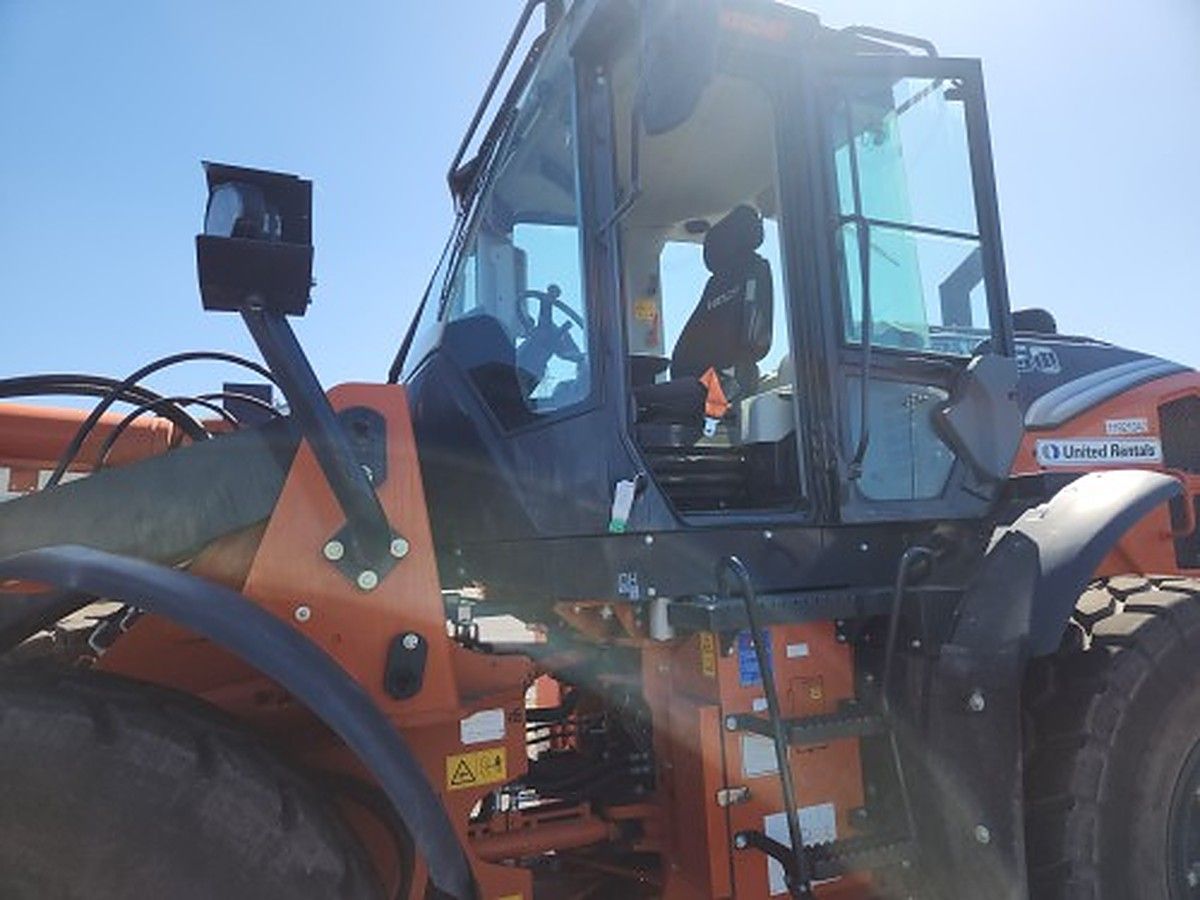 JOHN DEERE 544L photo 8