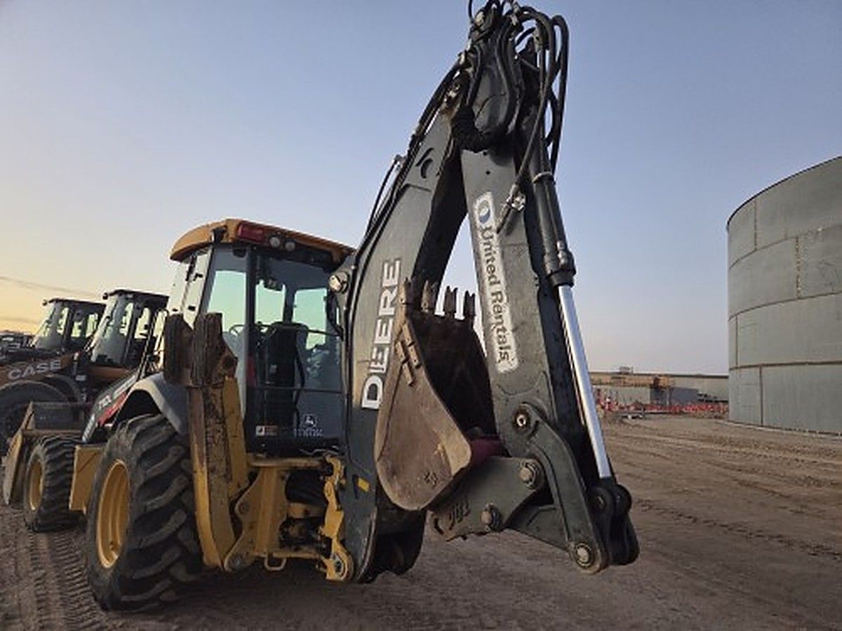 JOHN DEERE 710L photo 4