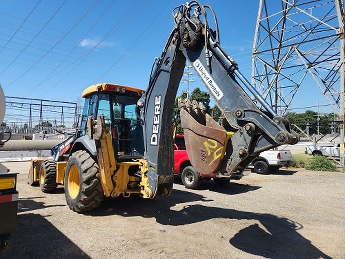 JOHN DEERE 710L photo 5