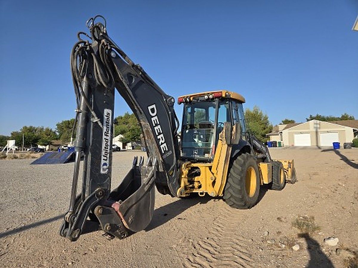 JOHN DEERE 710L photo 9