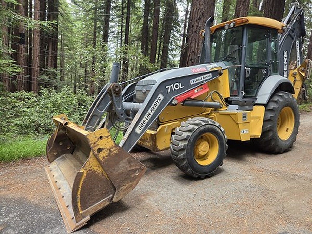JOHN DEERE 710LX photo 6