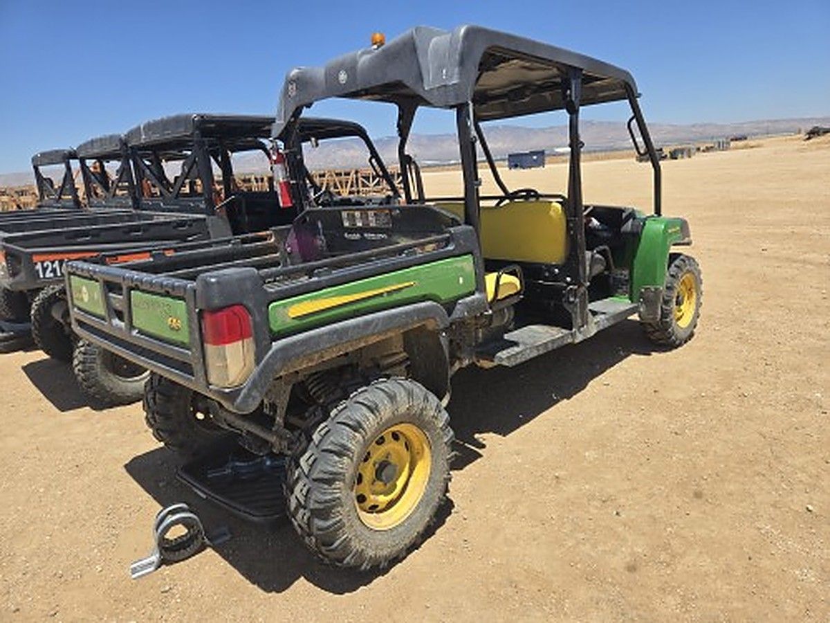 JOHN DEERE XUV855D S4 photo 8
