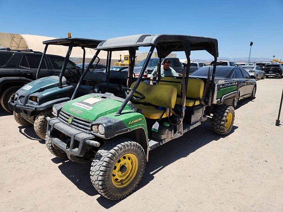 JOHN DEERE XUV855D S4 photo 8