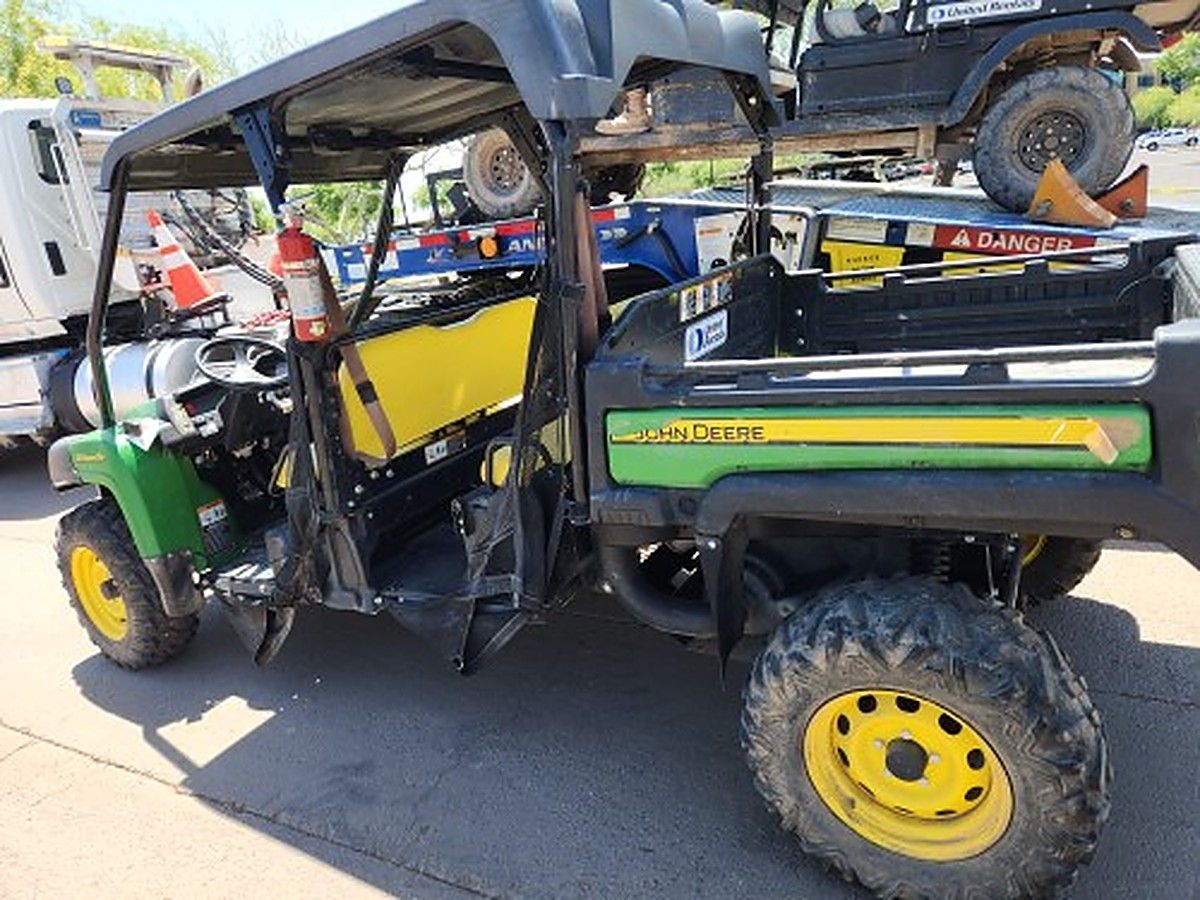 JOHN DEERE XUV855D S4 photo 8