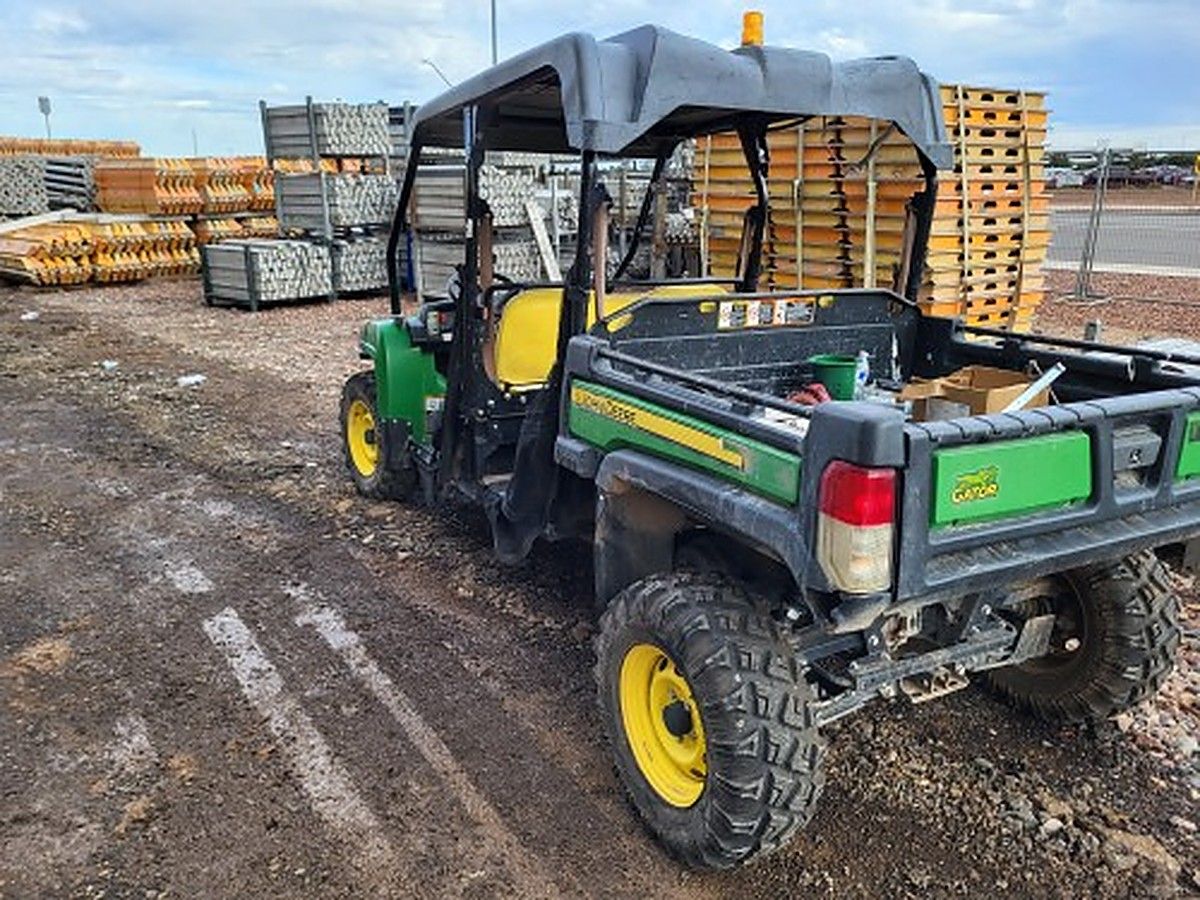 JOHN DEERE XUV855D S4 photo 3