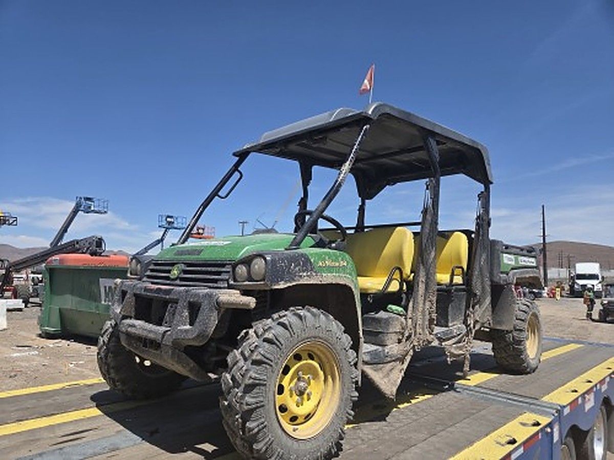 JOHN DEERE XUV855D S4 photo 11