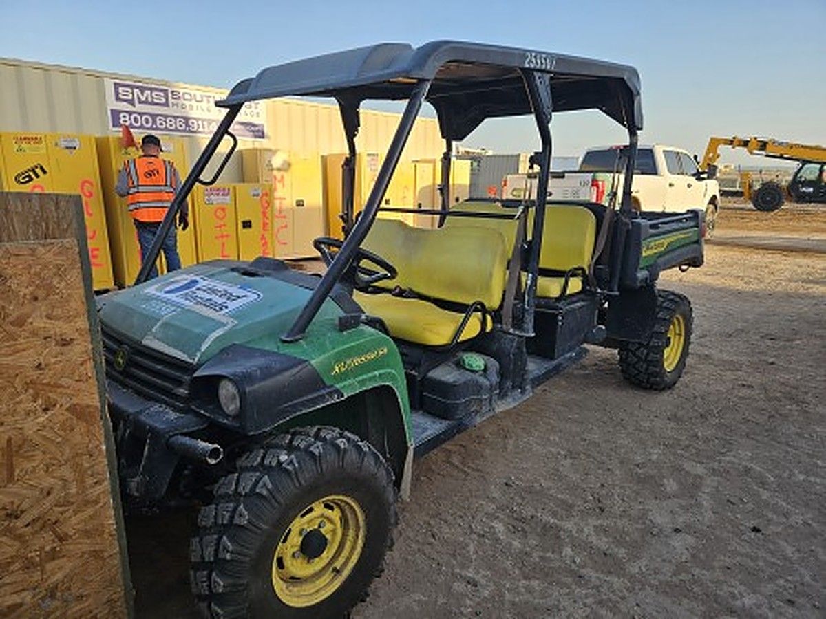 JOHN DEERE XUV855MS4 photo 9