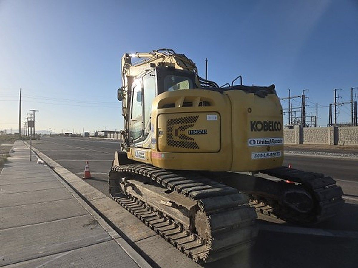 KOBELCO SK230SR-5 photo 2