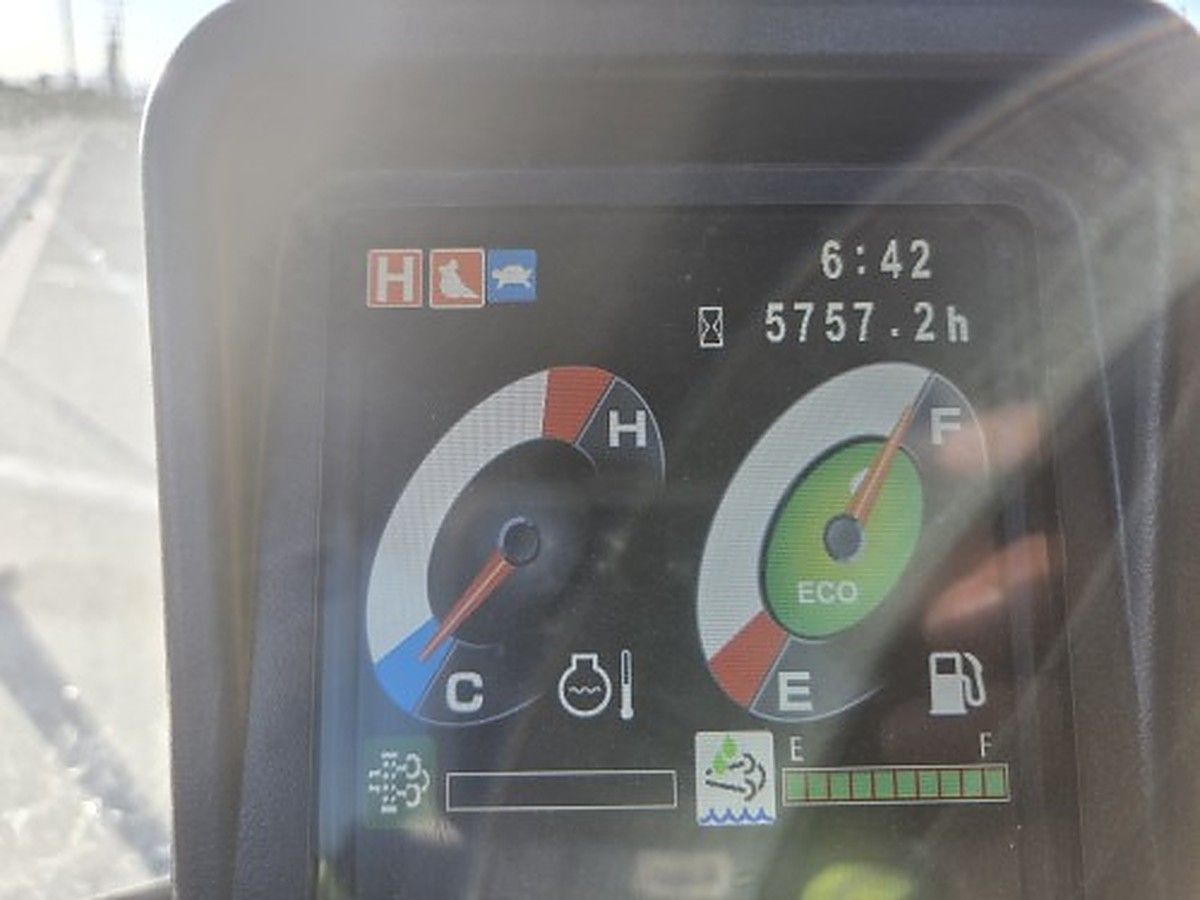 KOBELCO SK230SR-5 photo 3