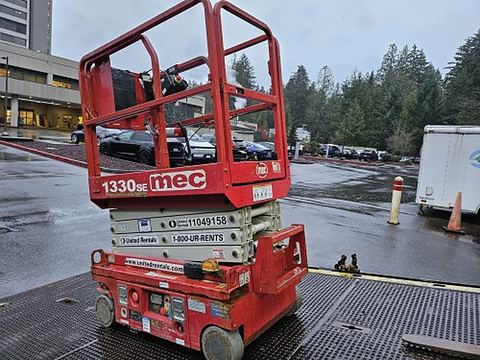 2020 MEC 1330SE Scissor Lift 10-13' Electric