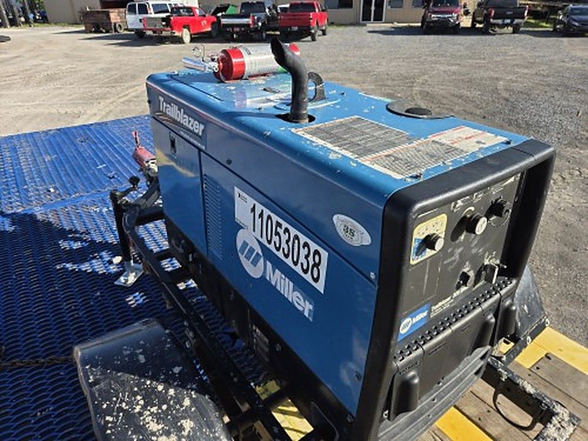 MILLERELEC TRAILBLAZER325D photo 5