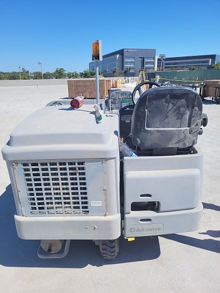NILFISK SW8000 photo 12