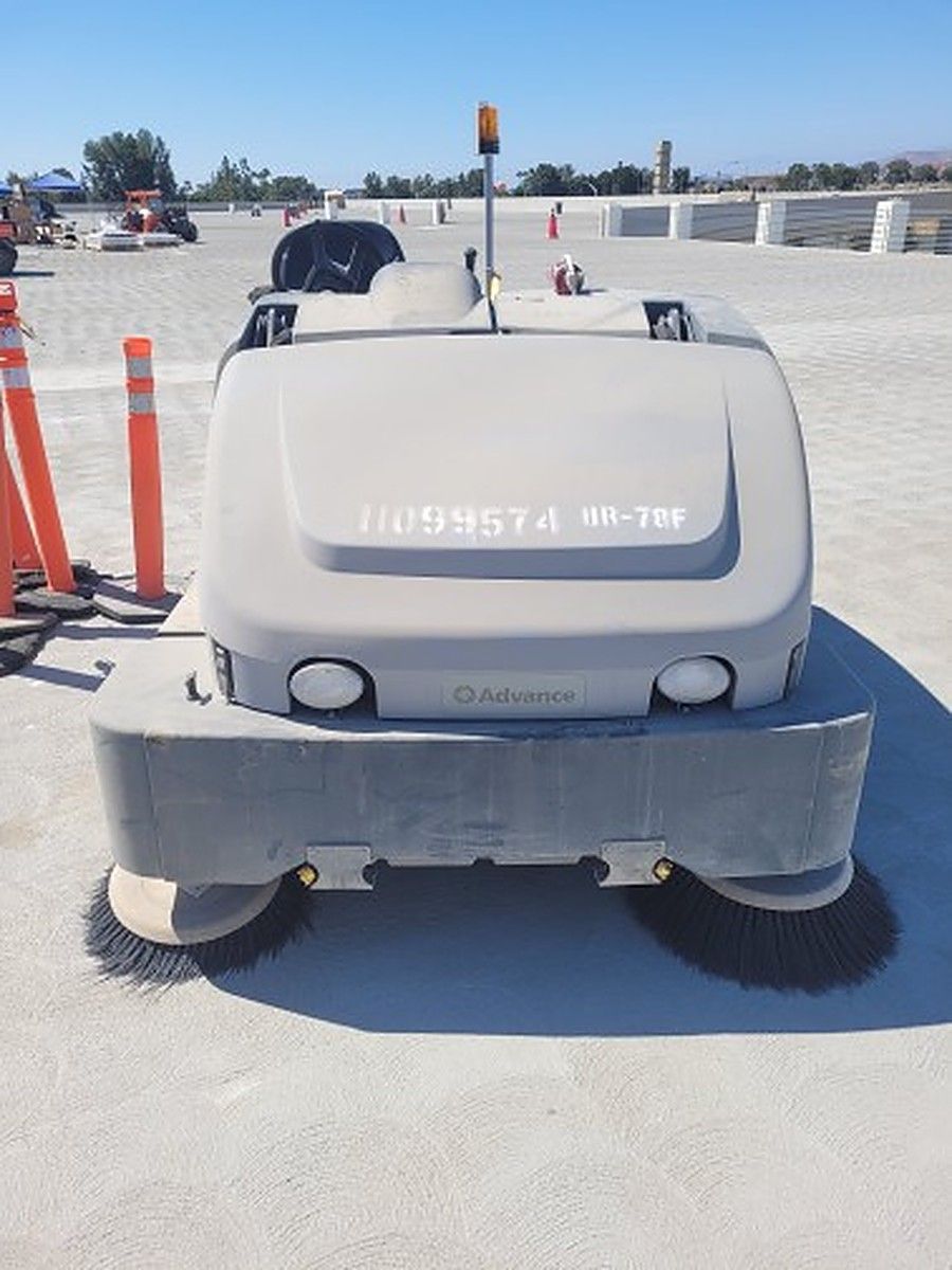 NILFISK SW8000 photo 9