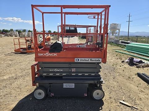 2020 SKYJACK SJ3219 Scissor Lift 19' Electric