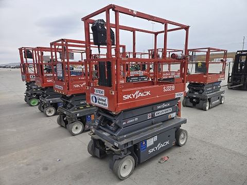 2020 SKYJACK SJ3219 Scissor Lift 19' Electric