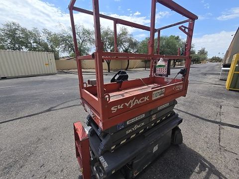 2020 SKYJACK SJ3219 Scissor Lift 19' Electric