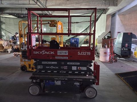 2020 SKYJACK SJ3219 Scissor Lift 19' Electric
