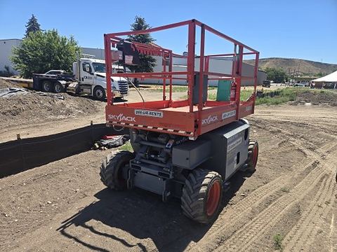 2020 SKYJACK SJ6826RT Scissor Lift 25-27' Ic 4Wd