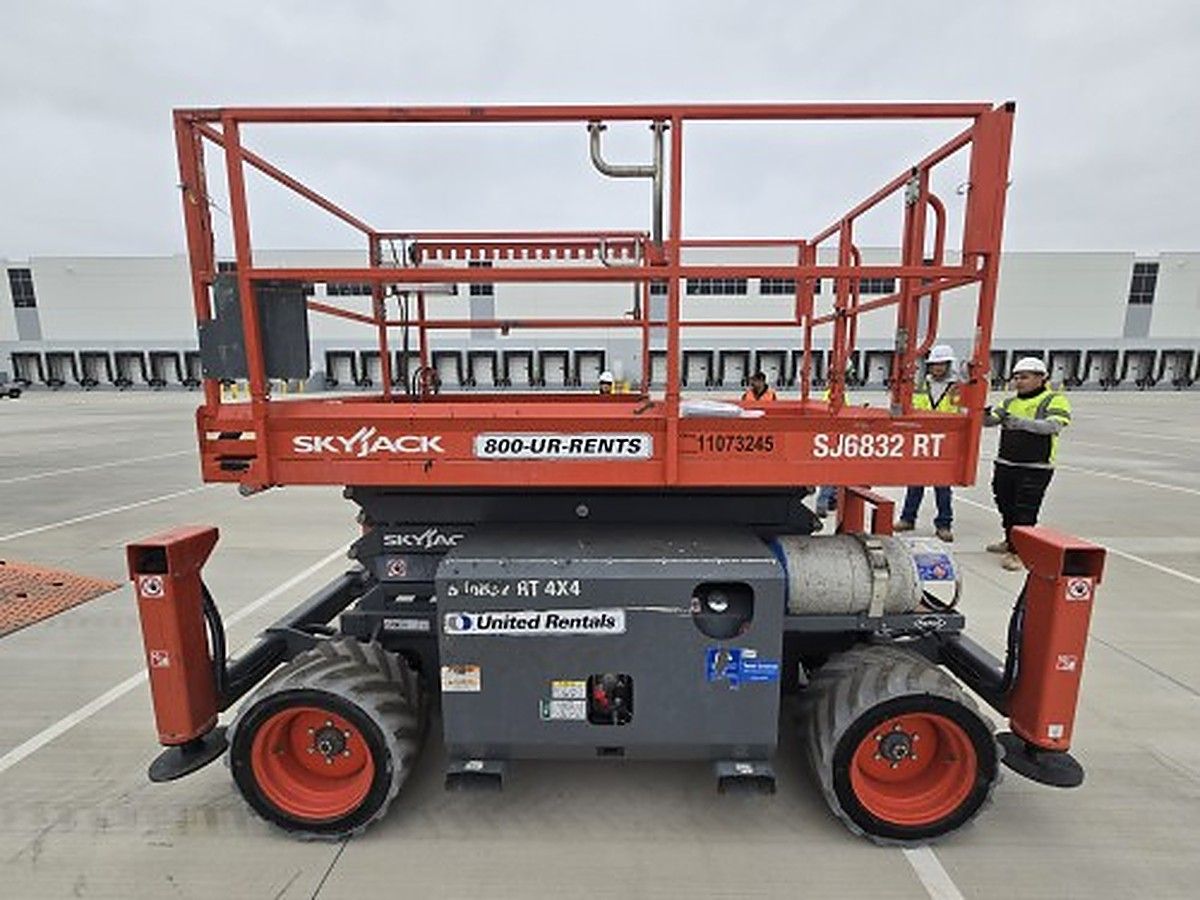 SKYJACK SJ6832RT photo 2