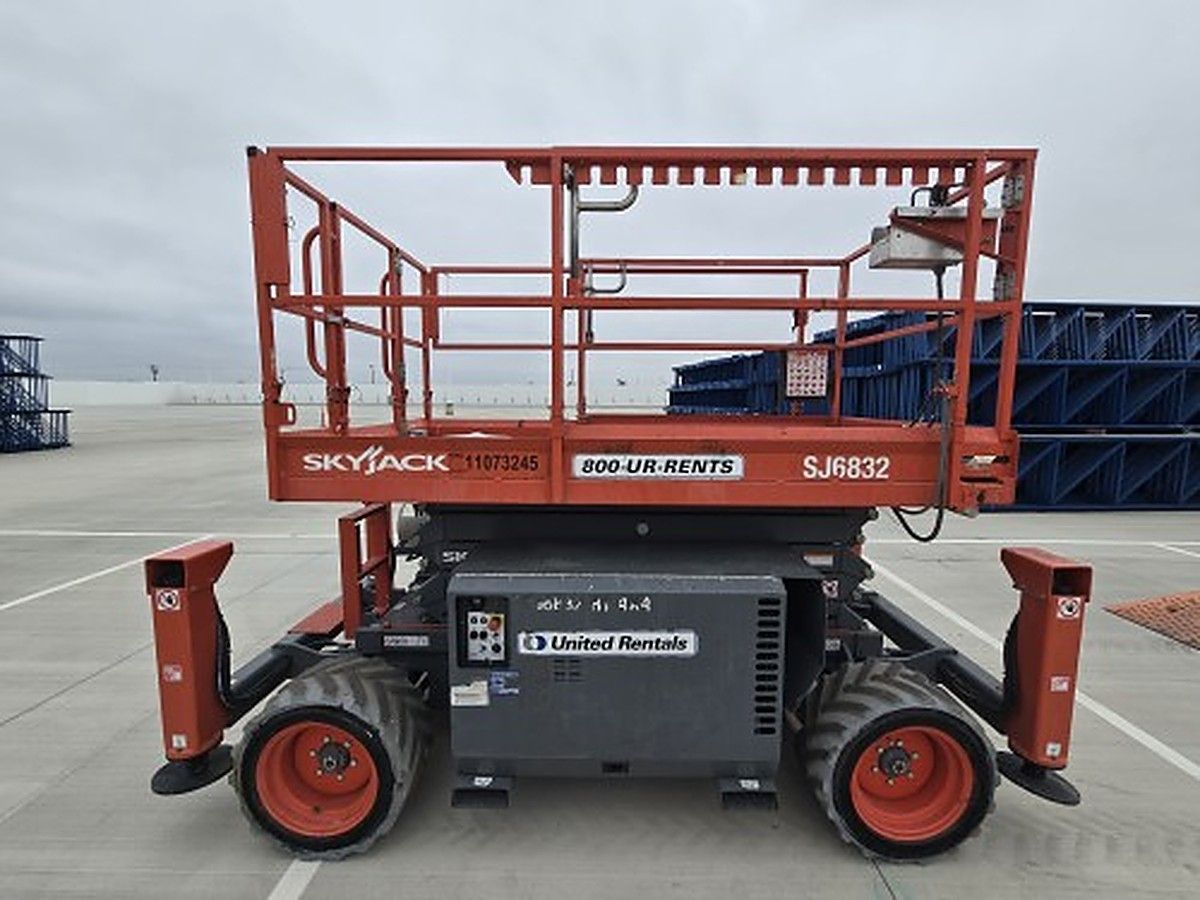 SKYJACK SJ6832RT photo 6