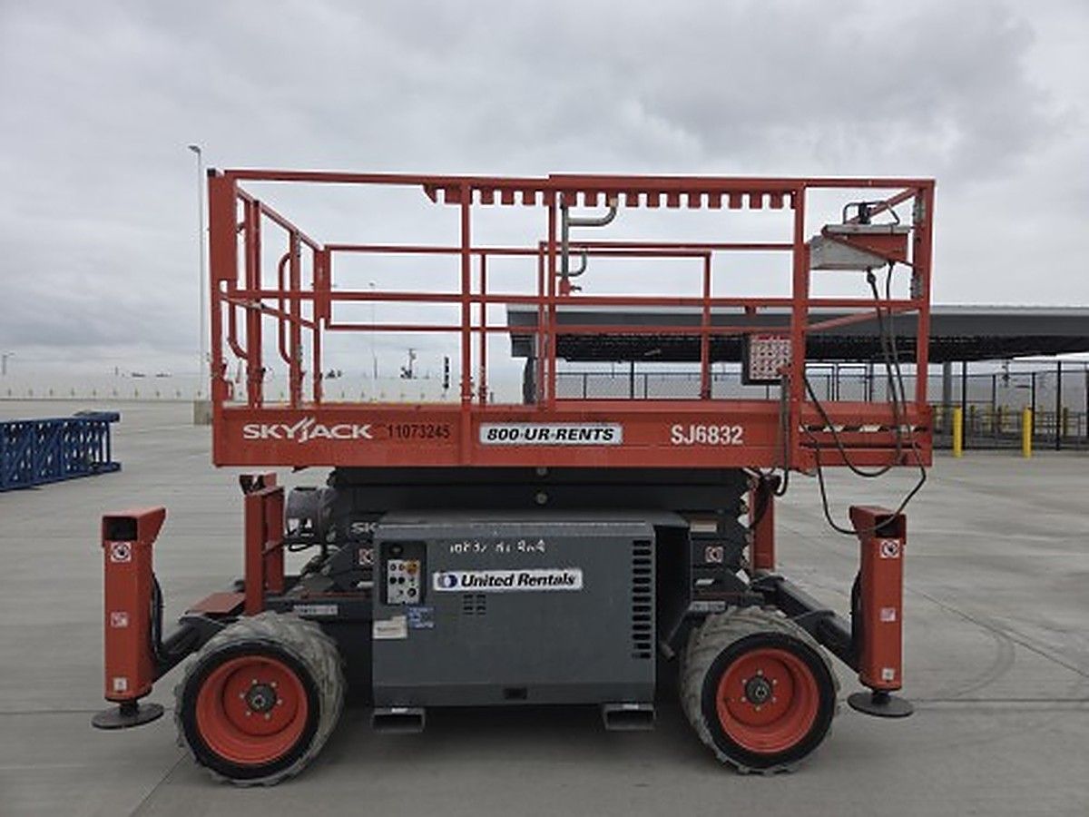 SKYJACK SJ6832RT photo 7