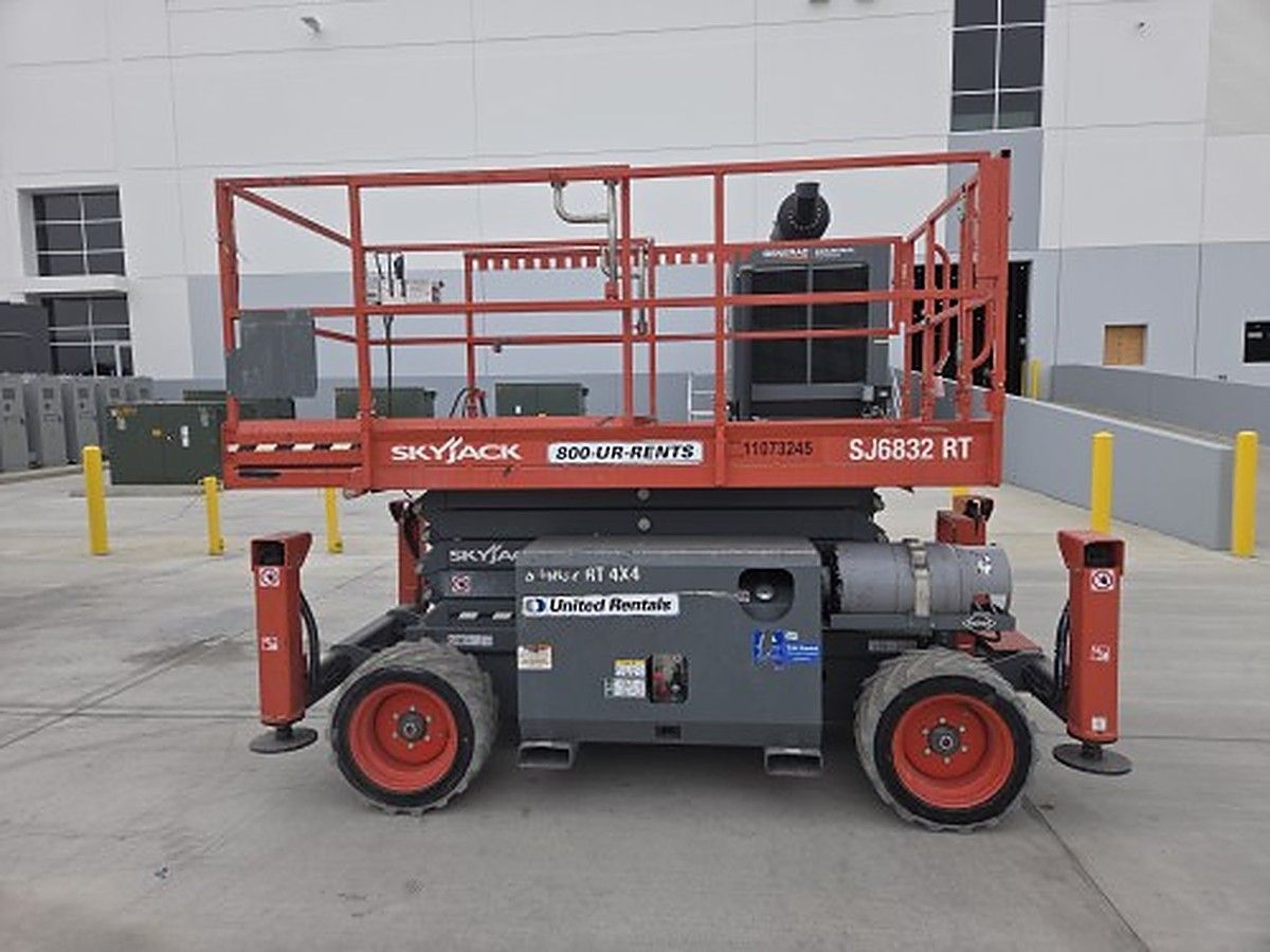 SKYJACK SJ6832RT photo 9
