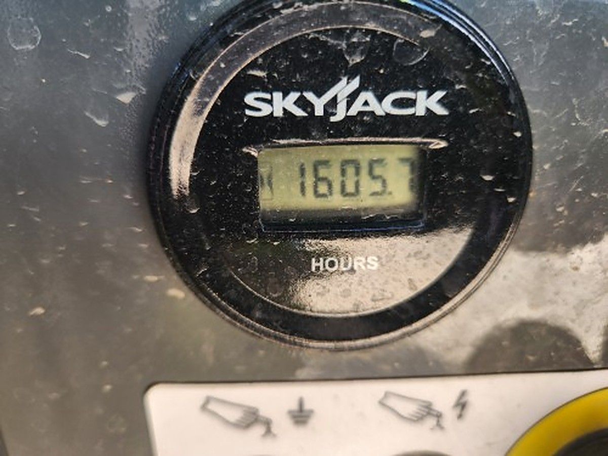 SKYJACK SJ6832RT photo 11