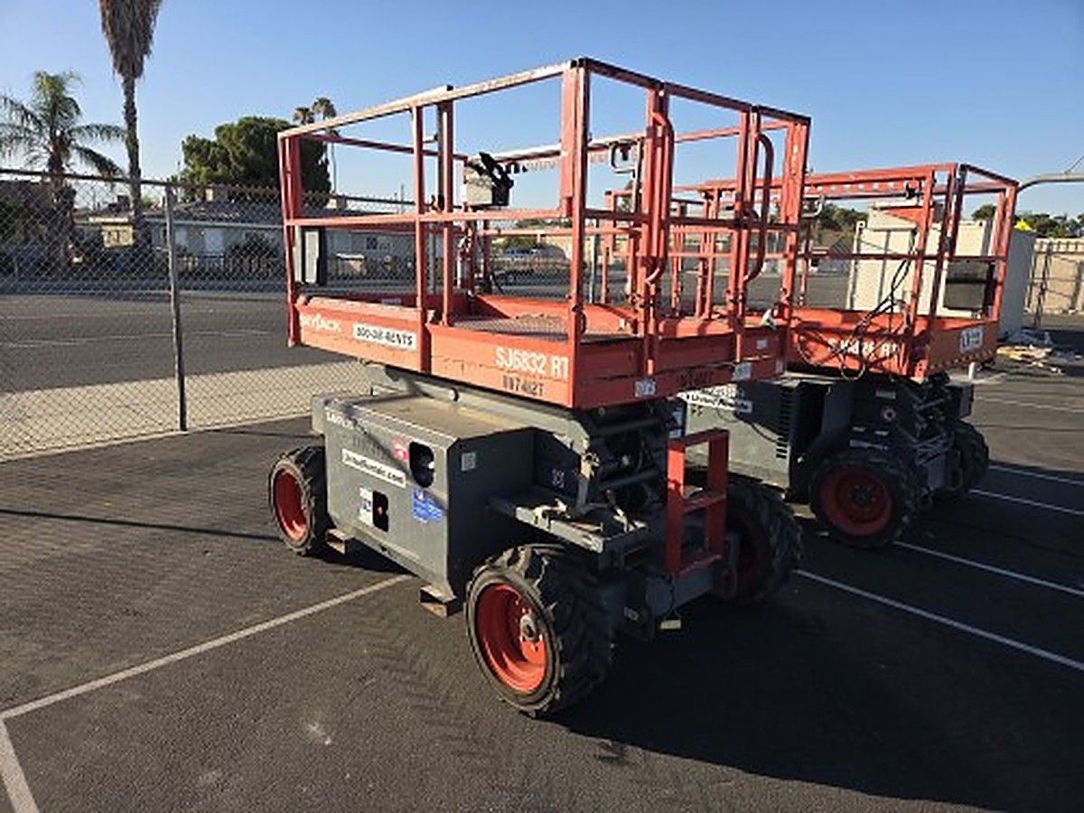 SKYJACK SJ6832RT photo 3