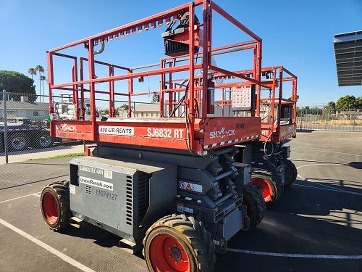 SKYJACK SJ6832RT photo 4