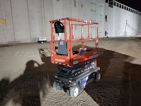 2020 SKYJACK SJIII3219 Scissor Lift 19' Electric