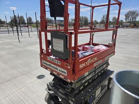 2020 SKYJACK SJIII3219 Scissor Lift 19' Electric