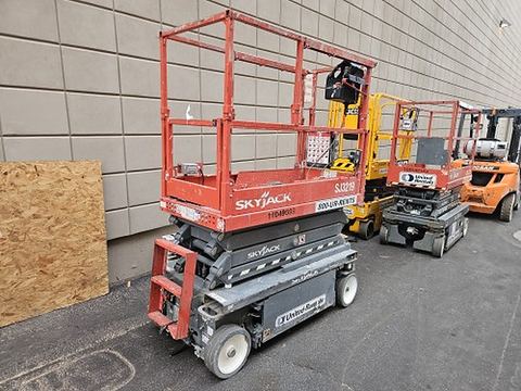 2020 SKYJACK SJIII3219 Scissor Lift 19' Electric
