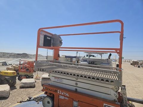 2020 SNORKEL S3215L Scissor Lift 14-18' Electric