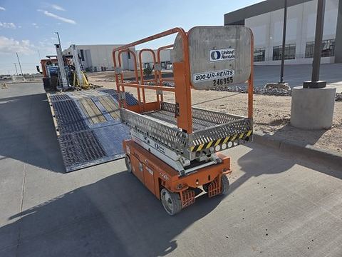 2020 SNORKEL S3215L Scissor Lift 14-18' Electric