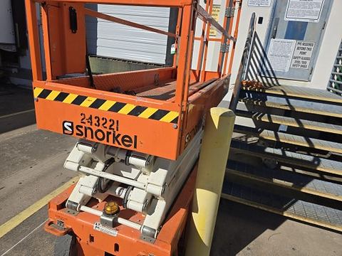 2020 SNORKEL S3226E Scissor Lift 24-26' Electric 30-36" Wide