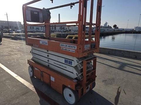 2020 SNORKEL S3226E Scissor Lift 24-26' Electric 30-36" Wide