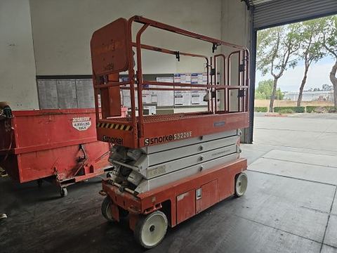 2020 SNORKEL S3226E Scissor Lift 24-26' Electric 30-36" Wide