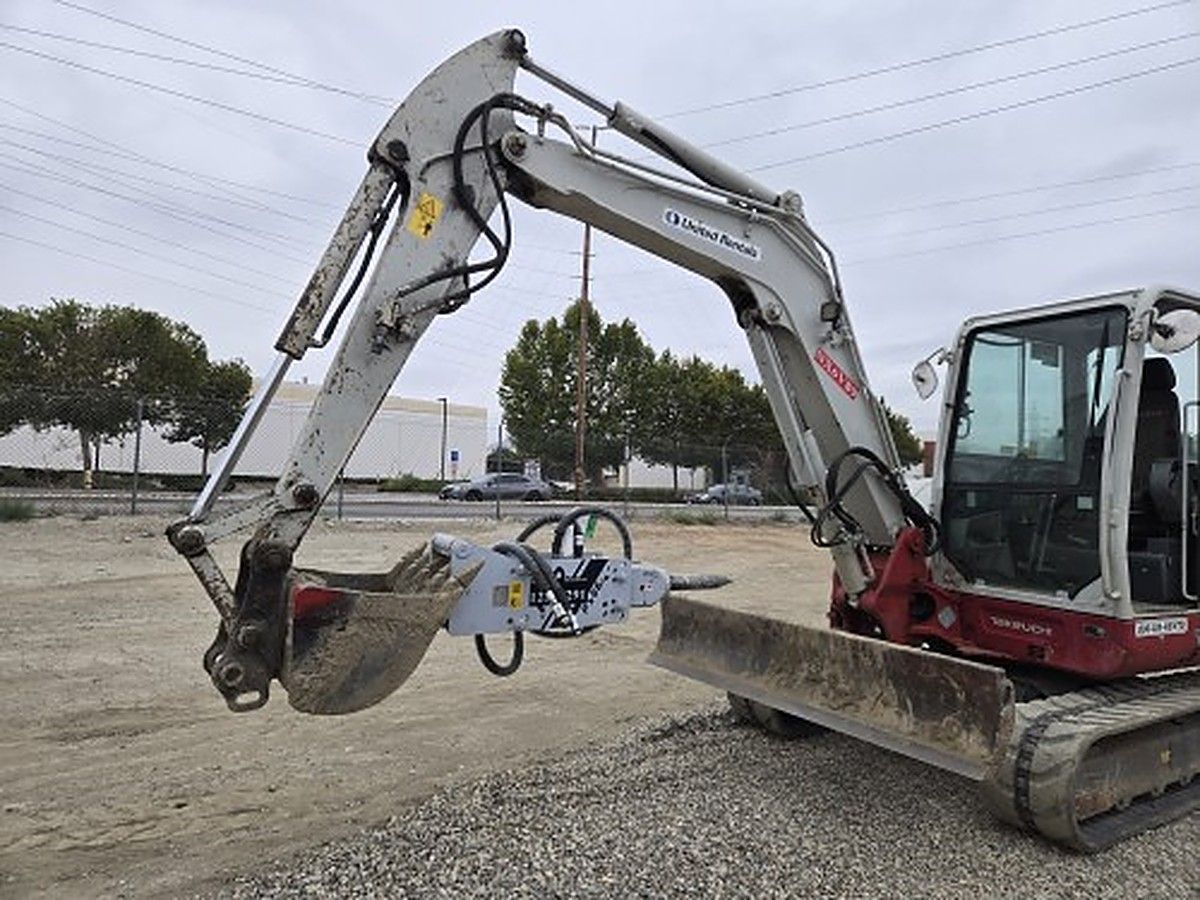 TAKEUCHI TB260CR photo 4