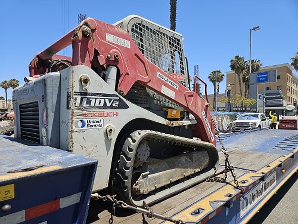 TAKEUCHI TL10V2-CR photo 2