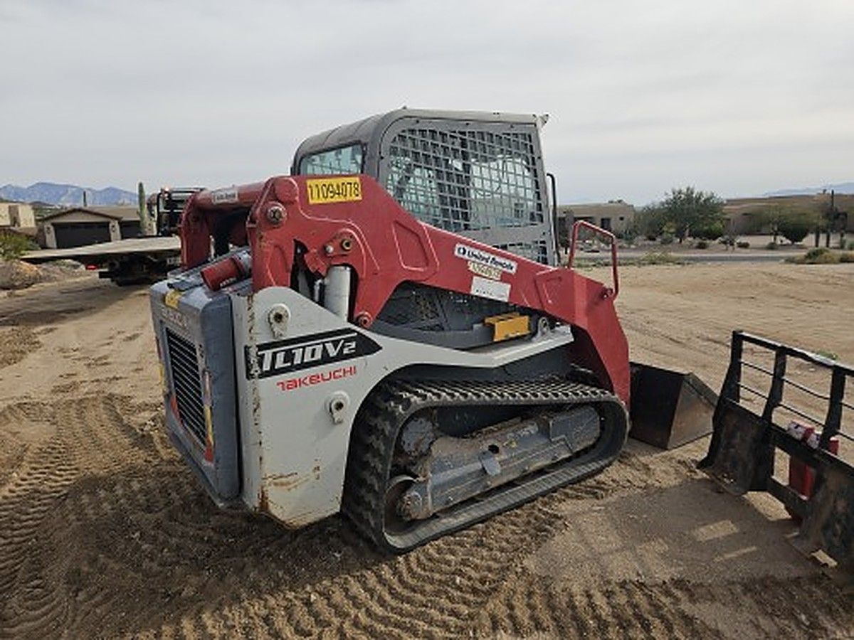 TAKEUCHI TL10V2-CR photo 2