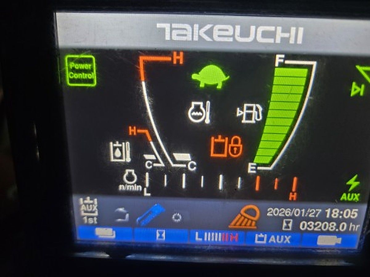 TAKEUCHI TL10V2-CR photo 11